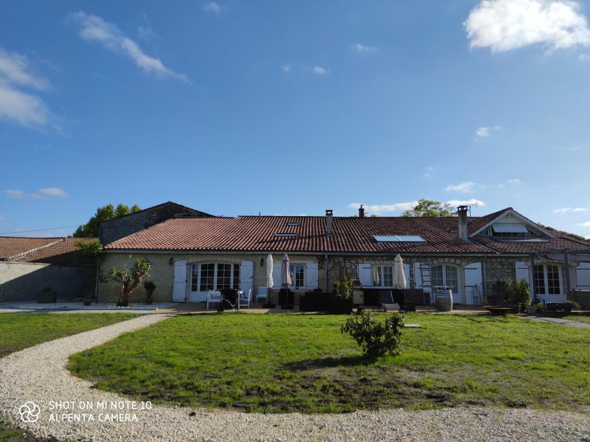 فيلا Domaine Des Pres De Joussac - Protocole Sanitaire Strict Jau-Dignac-et-Loirac المظهر الخارجي الصورة