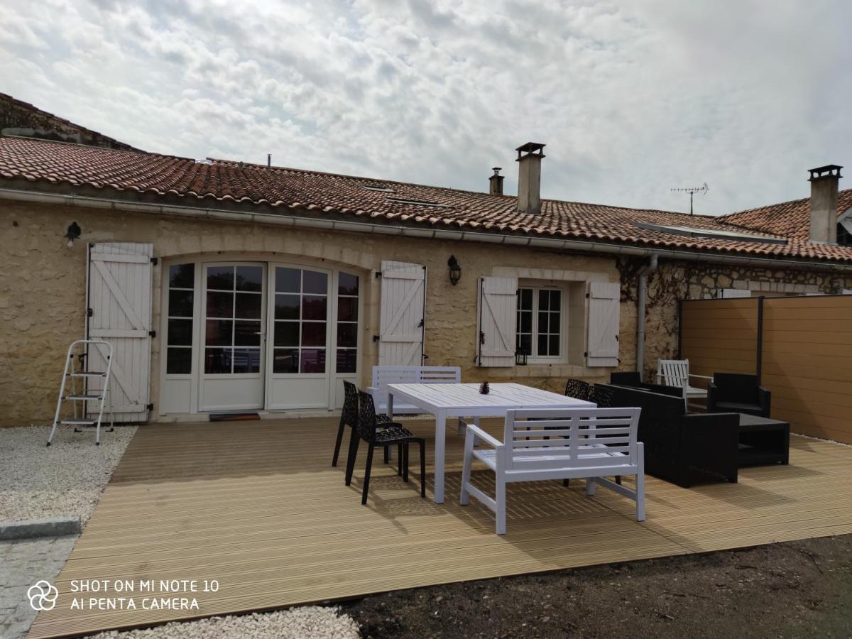 فيلا Domaine Des Pres De Joussac - Protocole Sanitaire Strict Jau-Dignac-et-Loirac المظهر الخارجي الصورة