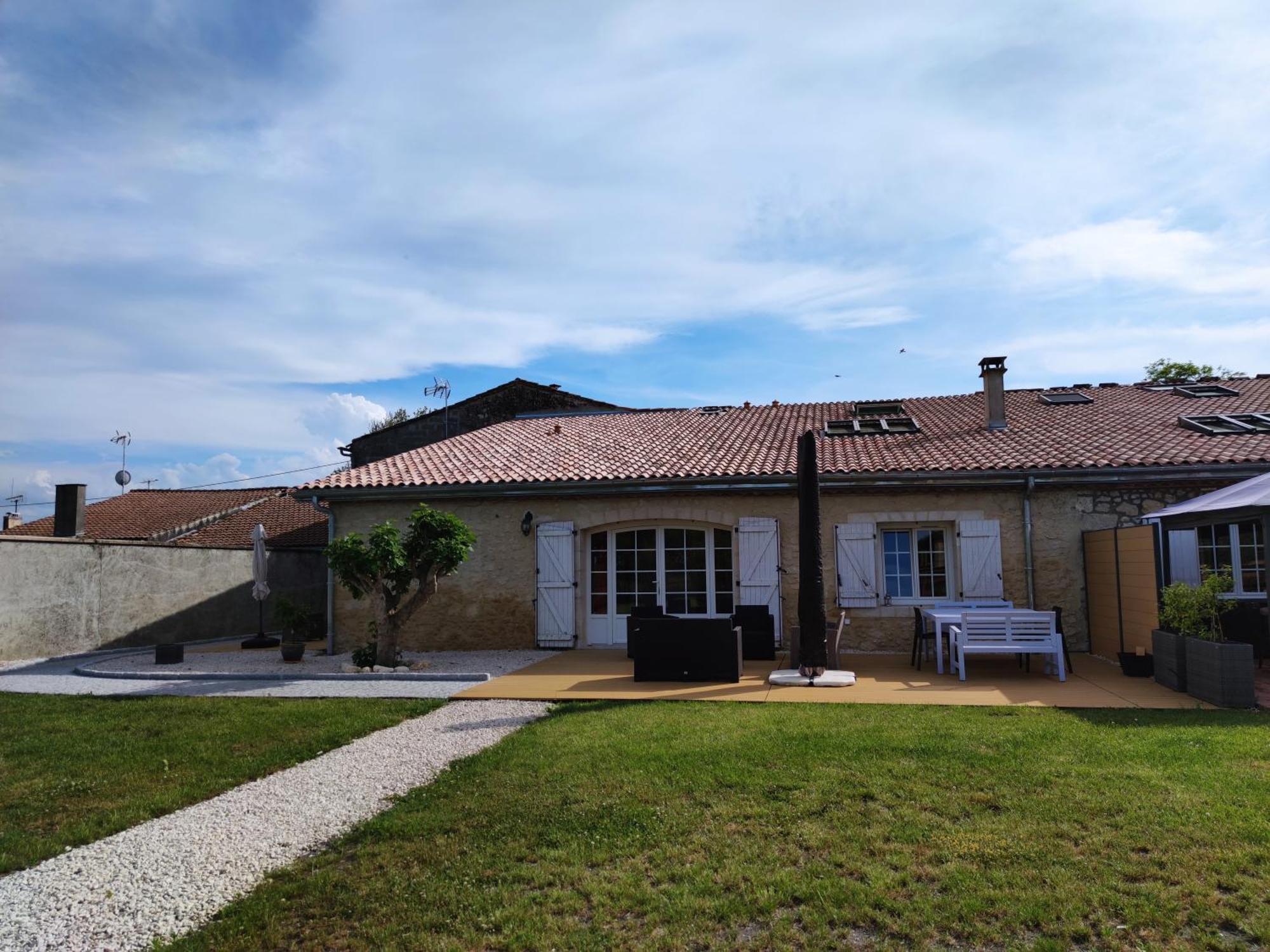 فيلا Domaine Des Pres De Joussac - Protocole Sanitaire Strict Jau-Dignac-et-Loirac المظهر الخارجي الصورة